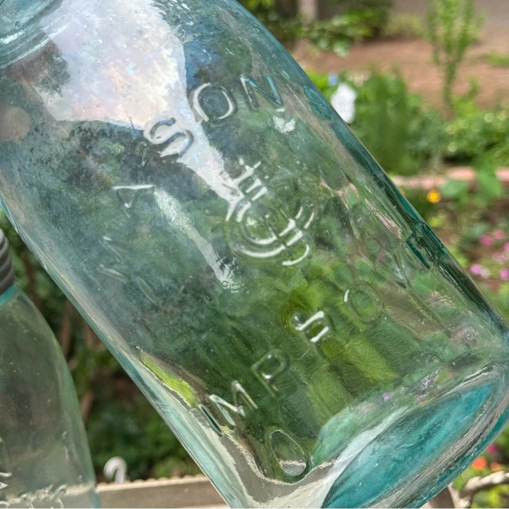 VTG 2/ Mason’s Cross Jar Light Aqua Blue Zinc Lid